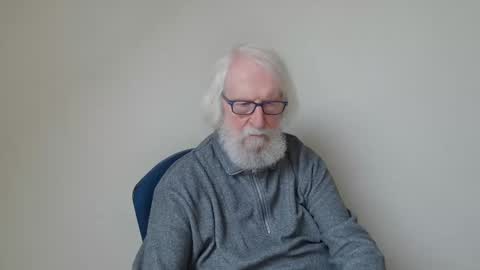 Snapshot of onanister chatting on 02/13/25, 01:37 Somewhere over the rainbow online show from 02/13/25, 01:37