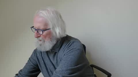 Snapshot of onanister chatting on 02/16/25, 02:43 Somewhere over the rainbow online show from 02/16/25, 02:43