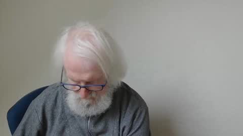 Snapshot of onanister chatting on 02/19/25, 01:28 Somewhere over the rainbow online show from 02/19/25, 01:28