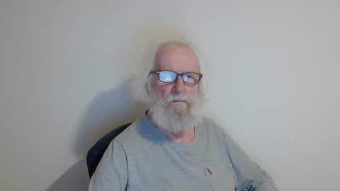 Snapshot of onanister chatting on 02/22/25, 09:37 Somewhere over the rainbow online show from 02/22/25, 09:37