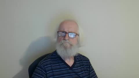 Snapshot of onanister chatting on 09/23/25, 08:12 Somewhere over the rainbow online show from 09/23/25, 08:12