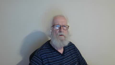 Snapshot of onanister chatting on 09/24/25, 07:50 Somewhere over the rainbow online show from 09/24/25, 07:50