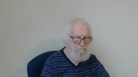 Snapshot of onanister chatting on 09/28/25, 07:14 Somewhere over the rainbow online show from 09/28/25, 07:14