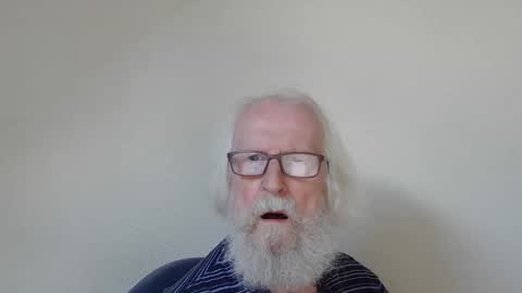 Snapshot of onanister chatting on 09/30/25, 01:49 Somewhere over the rainbow online show from 09/30/25, 01:49