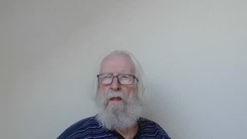 Snapshot of onanister chatting on 10/05/25, 07:07 Somewhere over the rainbow online show from 10/05/25, 07:07