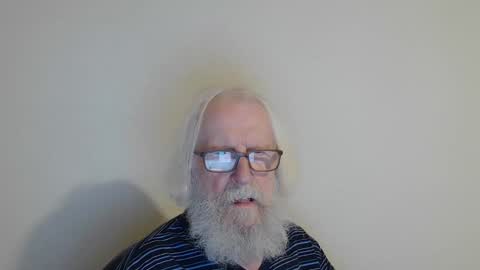 Snapshot of onanister chatting on 10/13/25, 08:53 Somewhere over the rainbow online show from 10/13/25, 08:53