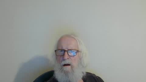 Snapshot of onanister chatting on 10/22/25, 08:08 Somewhere over the rainbow online show from 10/22/25, 08:08