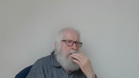 Snapshot of onanister chatting on 11/06/25, 08:04 Somewhere over the rainbow online show from 11/06/25, 08:04