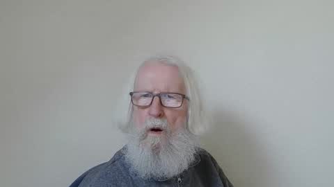 Snapshot of onanister chatting on 11/08/25, 01:44 Somewhere over the rainbow online show from 11/08/25, 01:44