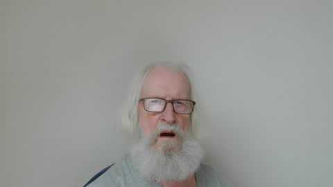 Snapshot of onanister chatting on 11/16/25, 02:55 Somewhere over the rainbow online show from 11/16/25, 02:55