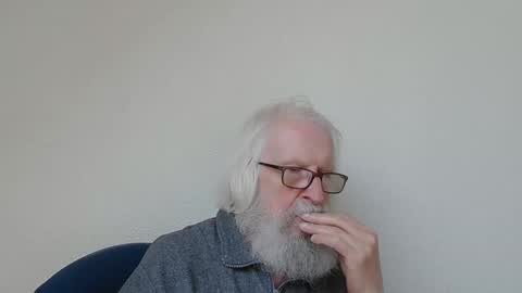 Snapshot of onanister chatting on 11/19/25, 07:52 Somewhere over the rainbow online show from 11/19/25, 07:52