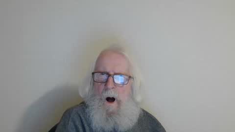 Snapshot of onanister chatting on 11/20/25, 09:03 Somewhere over the rainbow online show from 11/20/25, 09:03