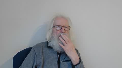 Snapshot of onanister chatting on 01/08/26, 08:16 Somewhere over the rainbow online show from 01/08/26, 08:16