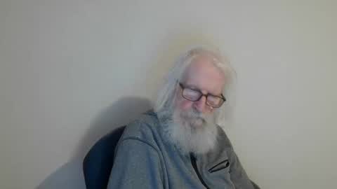 Snapshot of onanister chatting on 01/09/26, 03:59 Somewhere over the rainbow online show from 01/09/26, 03:59