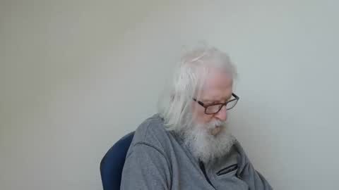 Snapshot of onanister chatting on 01/15/26, 02:43 Somewhere over the rainbow online show from 01/15/26, 02:43