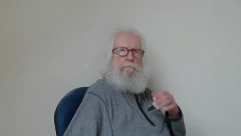 Snapshot of onanister chatting on 01/18/26, 01:59 Somewhere over the rainbow online show from 01/18/26, 01:59