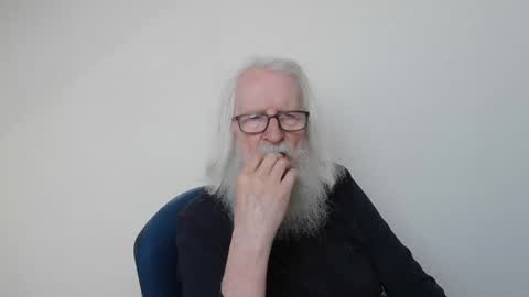 Snapshot of onanister chatting on 05/16/26, 07:05 Somewhere over the rainbow online show from 05/16/26, 07:05