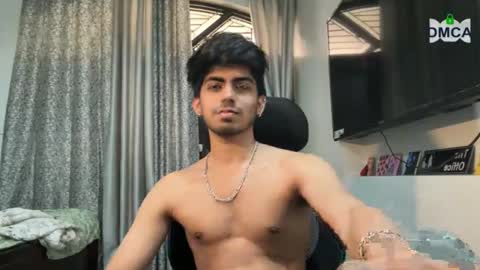 Snapshot of onarch chatting on 04/14/26, 04:40 onarch online show from 04/14/26, 04:40