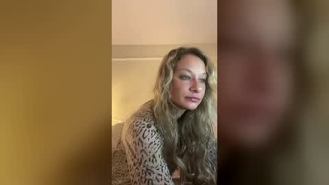 onaswims online show from 08/07/26, 05:53