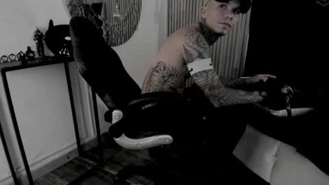 Snapshot of onceagain97_ chatting on 05/16/26, 07:34 ... online show from 05/16/26, 07:34