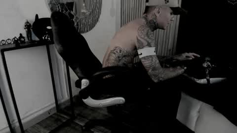 Snapshot of onceagain97_ chatting on 05/16/26, 08:07 ... online show from 05/16/26, 08:07