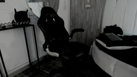 Snapshot of onceagain97_ chatting on 05/19/26, 01:56 ... online show from 05/19/26, 01:56