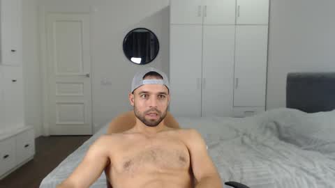 onebestlover online show from 09/17/25, 03:03