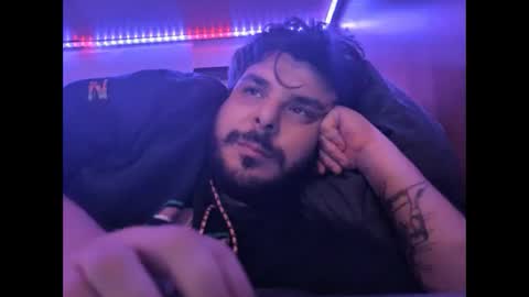 Snapshot of onecrew1 chatting on 10/16/25, 05:14 onecrew1 online show from 10/16/25, 05:14