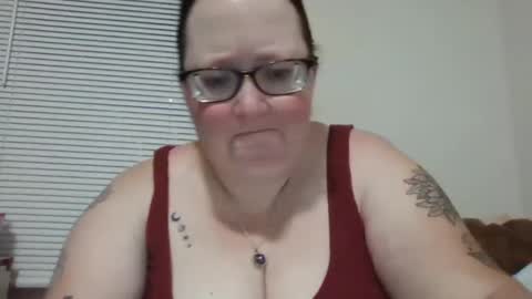 Snapshot of onedaffodil84 chatting on 02/09/25, 03:00 Pixie online show from 02/09/25, 03:00