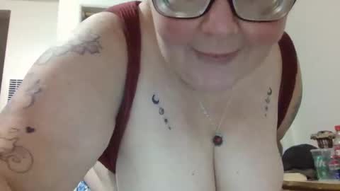 Snapshot of onedaffodil84 chatting on 02/12/25, 06:40 Pixie online show from 02/12/25, 06:40