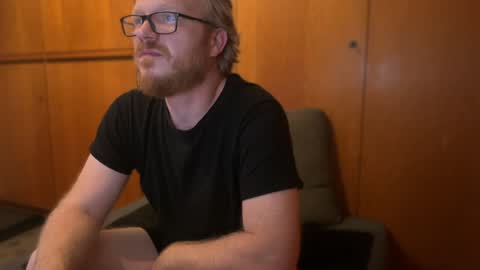 Snapshot of onefor2 chatting on 12/17/24, 06:53 nicecockoncam online show from 12/17/24, 06:53