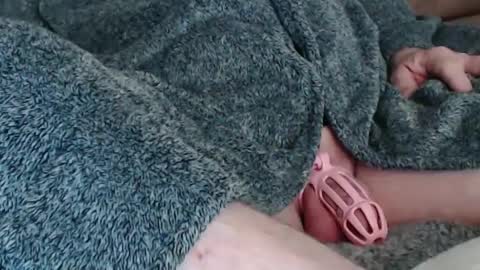 Snapshot of onehanglow chatting on 12/01/24, 07:03 Butch online show from 12/01/24, 07:03