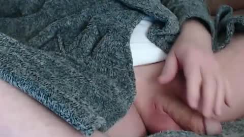 Snapshot of onehanglow chatting on 02/19/25, 07:59 Butch online show from 02/19/25, 07:59