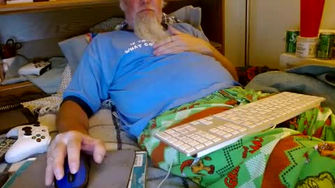 Snapshot of onemattu chatting on 10/19/25, 06:47 Mattu online show from 10/19/25, 06:47