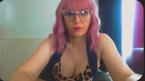 Snapshot of onemoreblonde chatting on 04/20/26, 10:51 Nicol online show from 04/20/26, 10:51