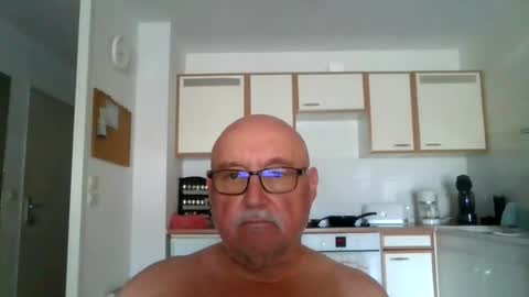 Snapshot of onemoretimebis chatting on 06/27/26, 12:22 Onemoretimebis online show from 06/27/26, 12:22