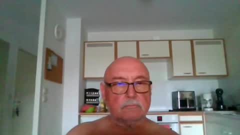 Snapshot of onemoretimebis chatting on 07/16/26, 05:46 Onemoretimebis online show from 07/16/26, 05:46