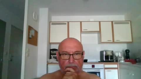 Snapshot of onemoretimebis chatting on 07/29/26, 09:29 Onemoretimebis online show from 07/29/26, 09:29