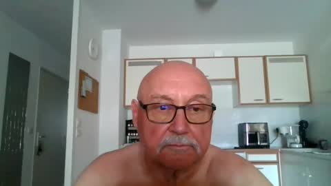 Snapshot of onemoretimebis chatting on 08/01/26, 01:32 Onemoretimebis online show from 08/01/26, 01:32