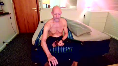 Snapshot of oneness1 chatting on 07/26/26, 11:00 oneness1 online show from 07/26/26, 11:00
