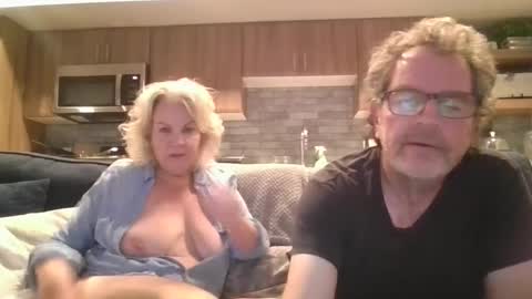 couple mature milf bigboobs curvy mommydaddy online show from 01/10/25, 04:33