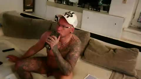 Snapshot of onepussycock chatting on 04/10/26, 09:03 .....mICha..... online show from 04/10/26, 09:03