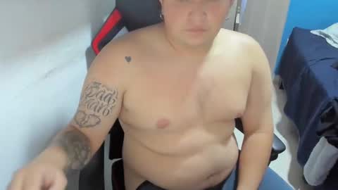 Snapshot of onewhiteboichub chatting on 11/04/25, 11:59 Andres INDEPENDENT MODEL online show from 11/04/25, 11:59