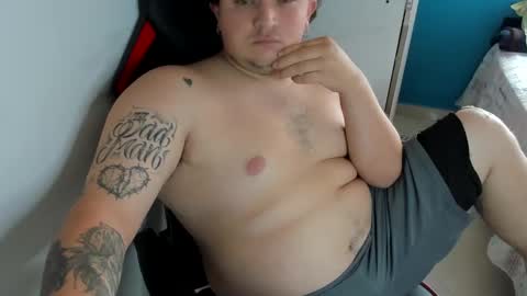 Snapshot of onewhiteboichub chatting on 11/24/25, 08:30 Andres INDEPENDENT MODEL online show from 11/24/25, 08:30