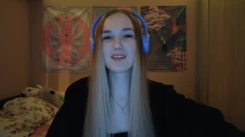 Snapshot of oniehubach chatting on 03/22/26, 01:47 Elizabeth online show from 03/22/26, 01:47