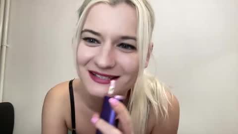 Onika online show from 11/07/25, 11:49