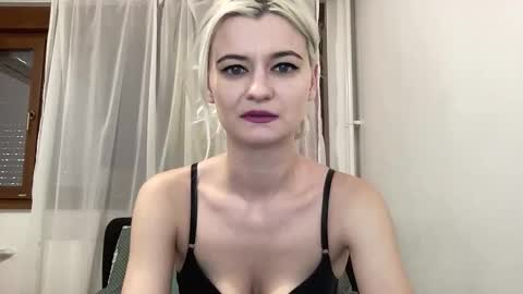 Snapshot of onika_cox chatting on 04/07/26, 03:23 Onika online show from 04/07/26, 03:23