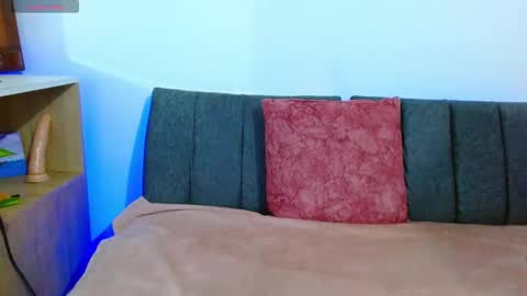 Snapshot of onlily chatting on 03/14/26, 12:06 onlily online show from 03/14/26, 12:06