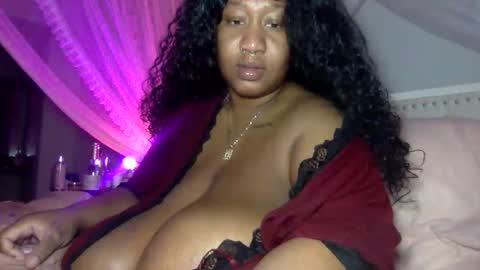 onlineerica online show from 11/11/25, 04:12