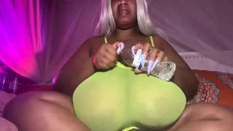 Snapshot of onlineerica chatting on 04/13/26, 04:51 onlineerica online show from 04/13/26, 04:51